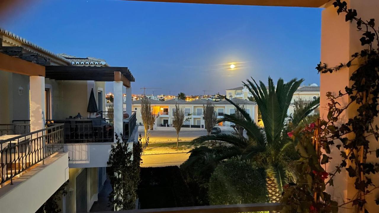 Amazing 2 Bedroom Apartment Near Beach With Pool Lagos Kültér fotó