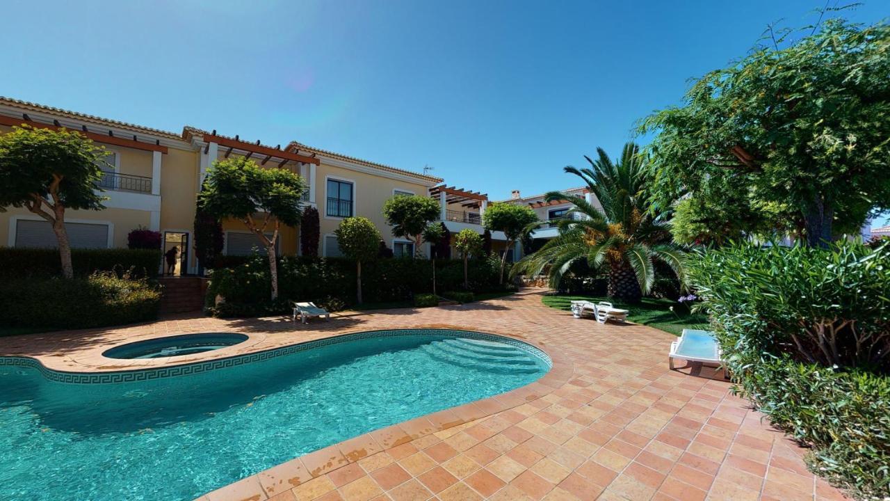 Amazing 2 Bedroom Apartment Near Beach With Pool Lagos Kültér fotó